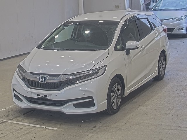 Honda Shuttle c японского аукциона или любой другой автомобиль.