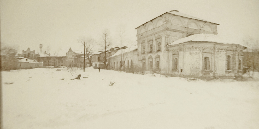 Накануне преображения 1990 г. Вятский Преображенский женский монастырь.