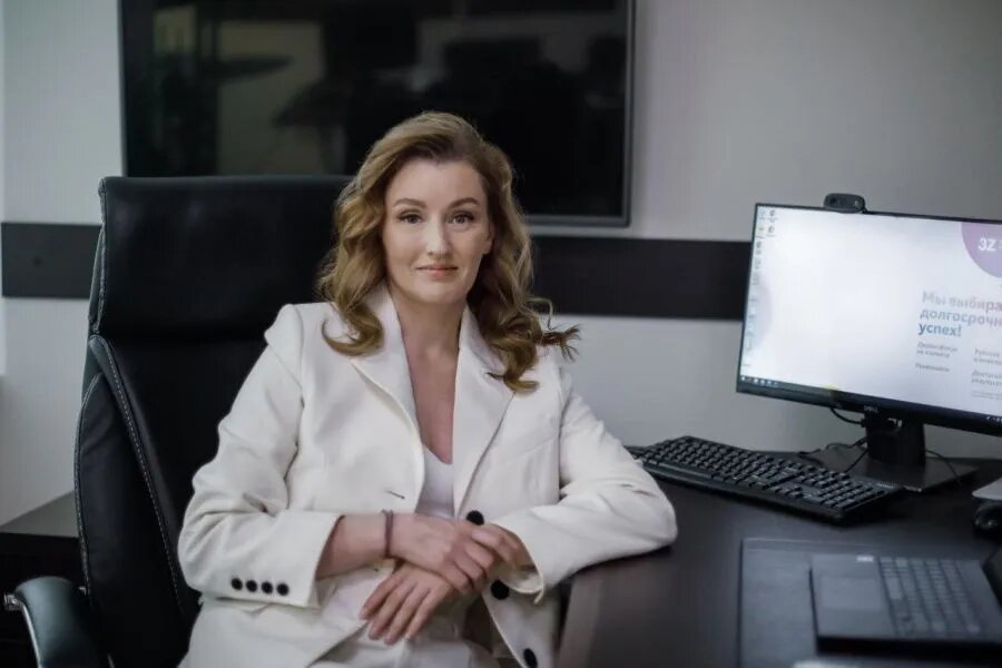 Надежда Лауниц выделила четыре главных направления развития медицины: технологическая точность, внедрение ИИ, цифровизация клинических процессов и пациентоцентричность // Фото предоставлено собеседником