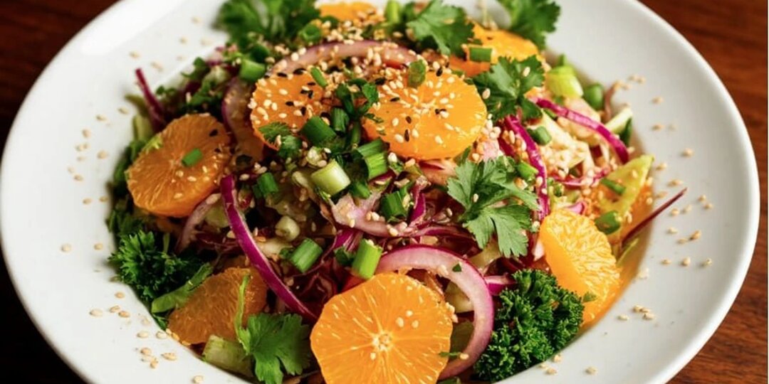 Три вкусных салата с молодой капустой