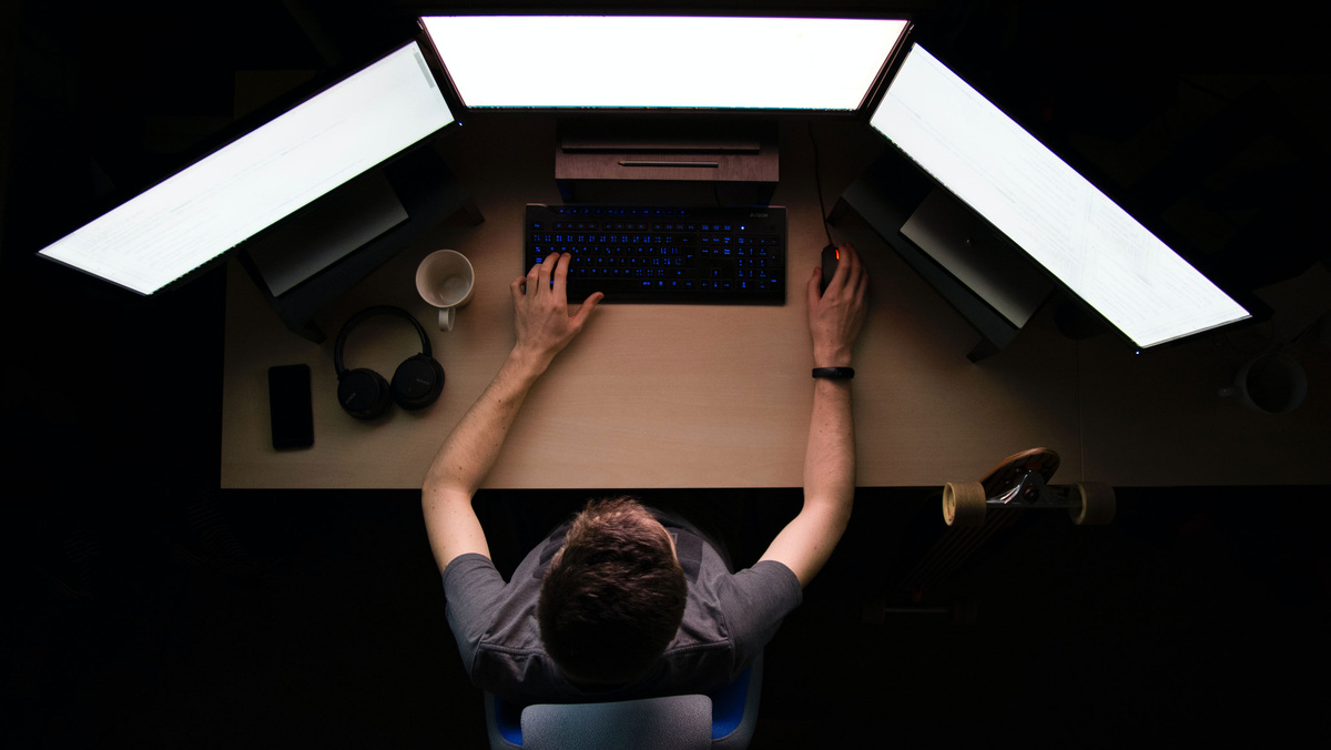    Компьютер IT хакер Unplash