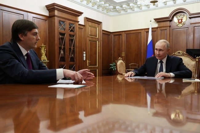 Все российские школы перешли на мессенджер MAX — Кравцов