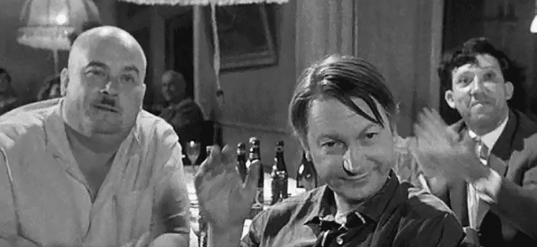 Дайте жалобную книгу: Примитивный сценарий и актёры без желания