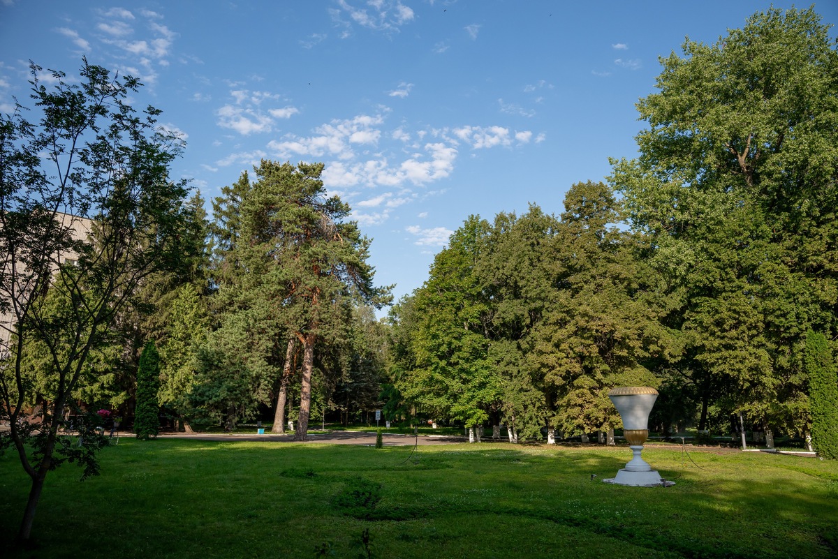 Санаторное лечение — это возможность не убегать от усталости, а вовремя заняться восстановлением.