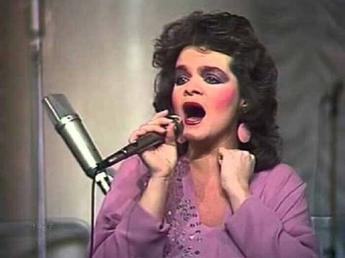 Лариса Долина подвергалась буллингу.