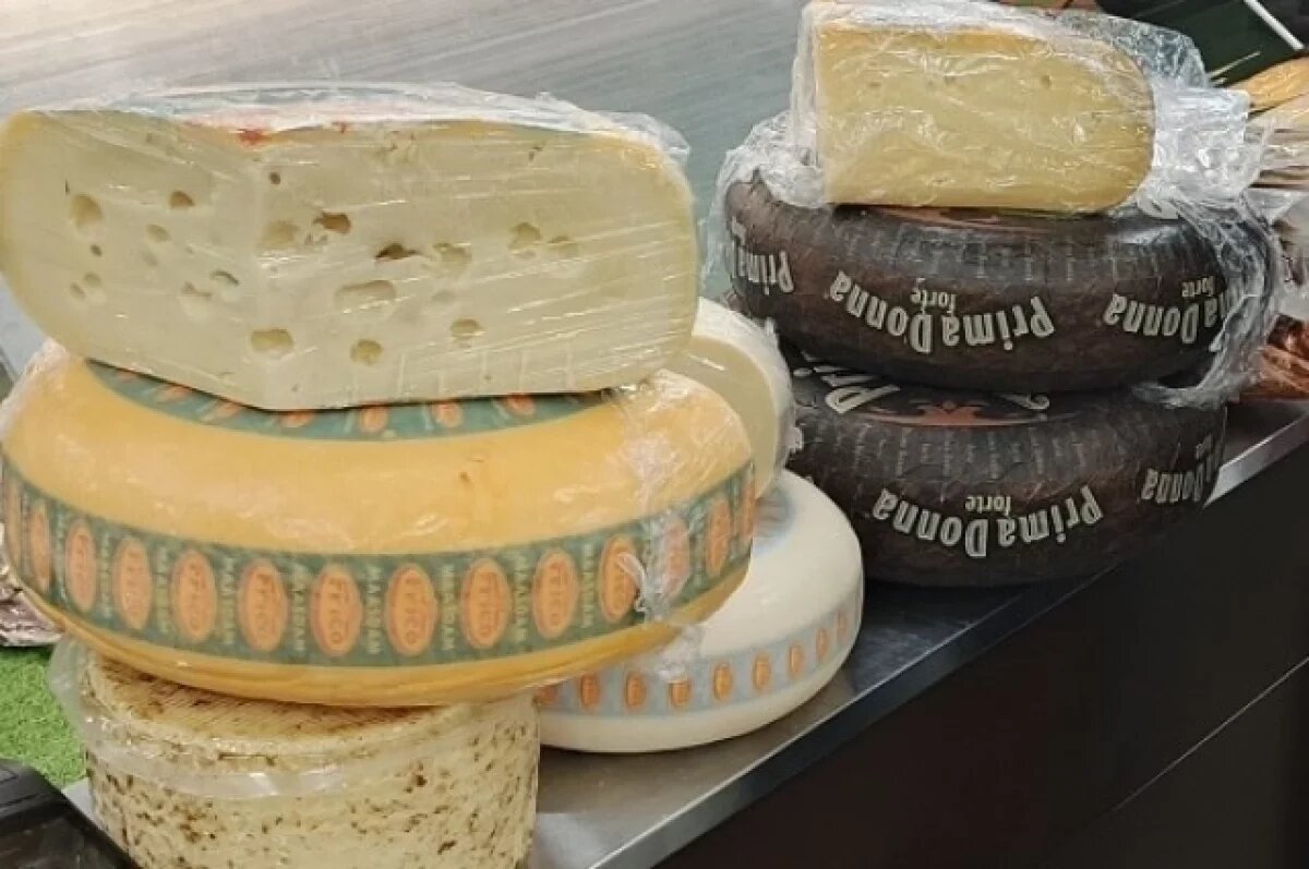    Более 100 кг санкционных мяса и молока изъяли на рынке в Сочи