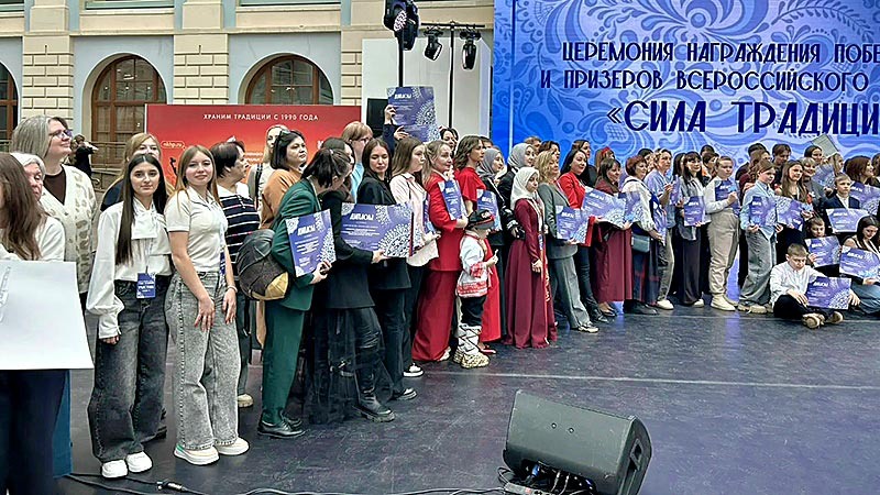    Авторские коллекции и украшения: студенты из Курганинска – победители «Силы традиций»