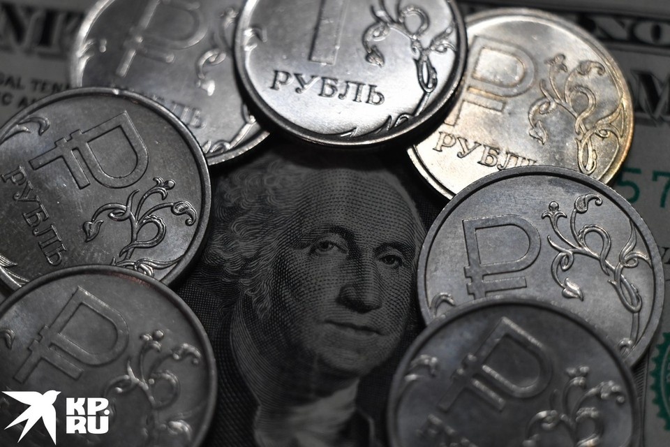    Рубль стал крепче. В пересчете на доллары рублевые активы российские стоят дороже. Иван МАКЕЕВ