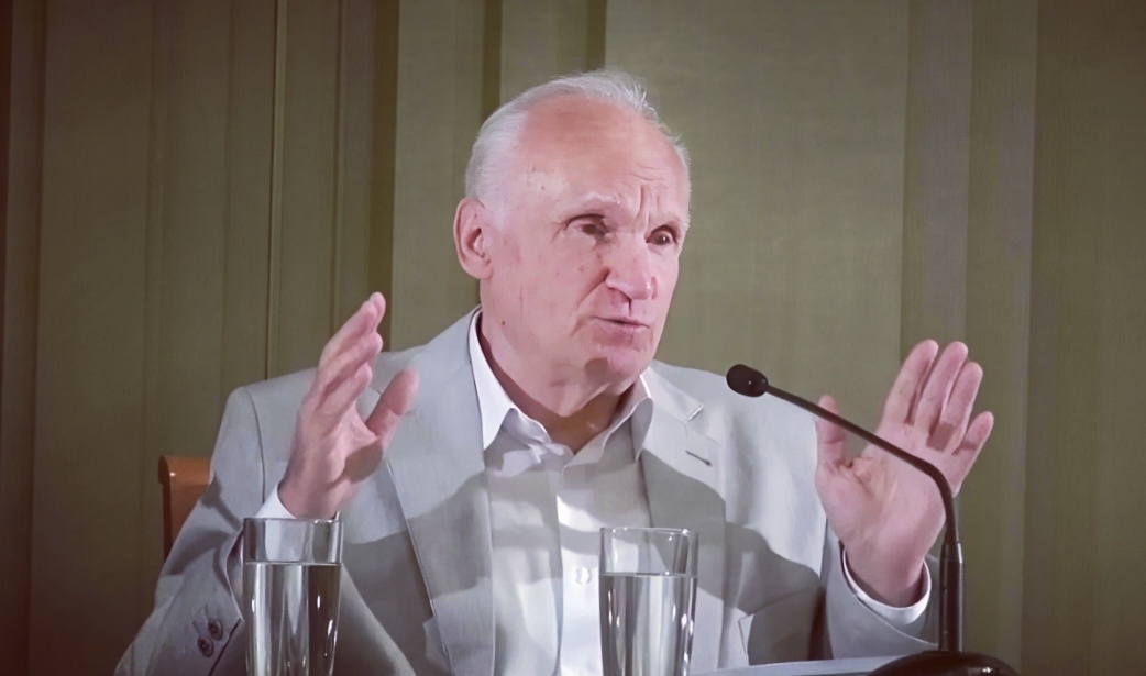 Алексей Ильич Осипов — учёный-богослов, педагог, доктор богословия, заслуженный профессор Московской Духовной Академии и Семинарии, писатель, публицист, проповедник.