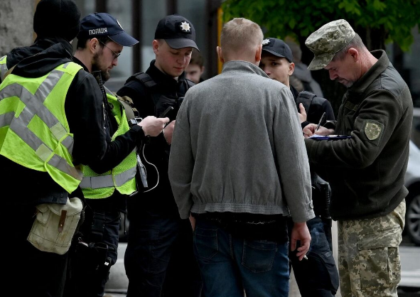   В Ивано-Франковской области полиция опозорилась с иском в суд о «злостном неповиновении» гражданина, отловленного ТЦК