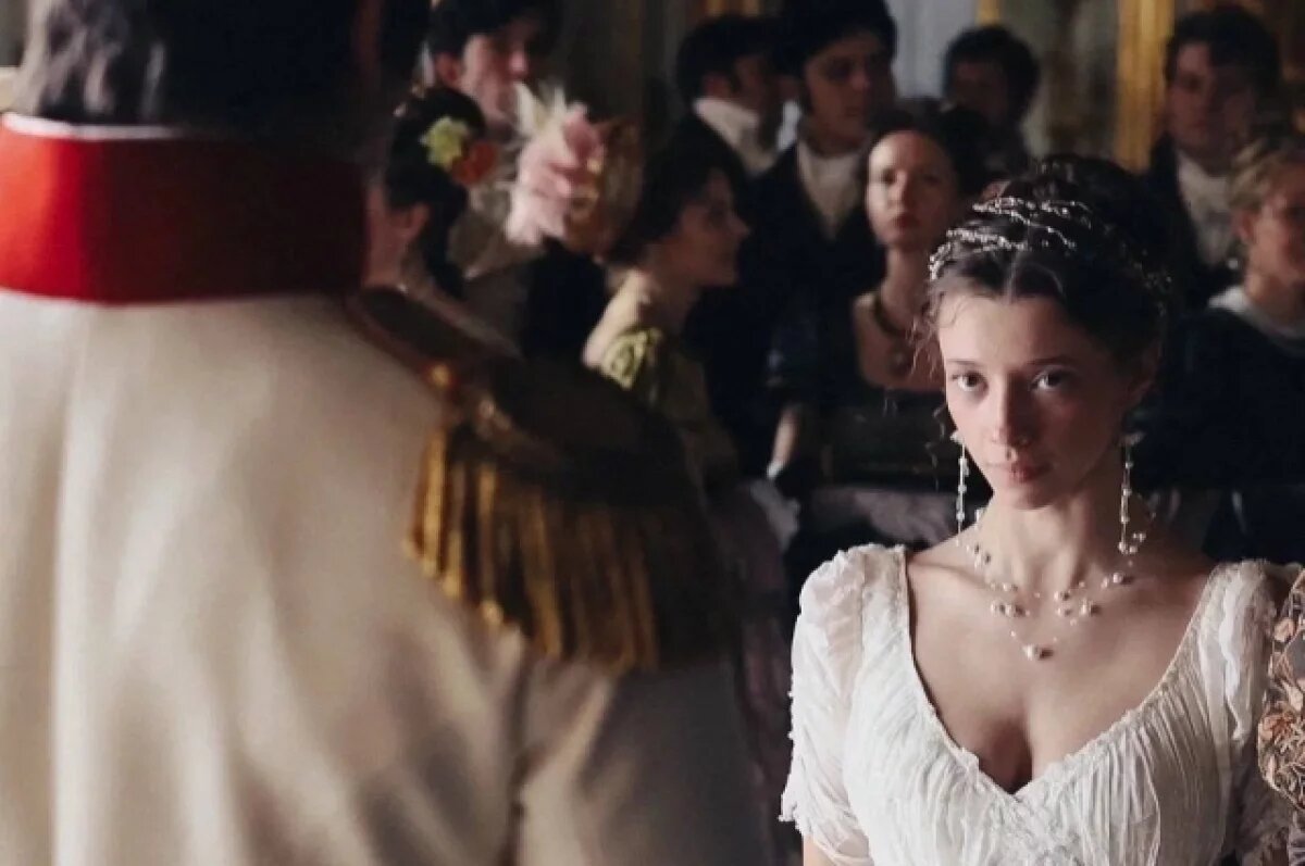    Новосибирский филолог объяснила спорную внешность Гухман в роли Ростовой