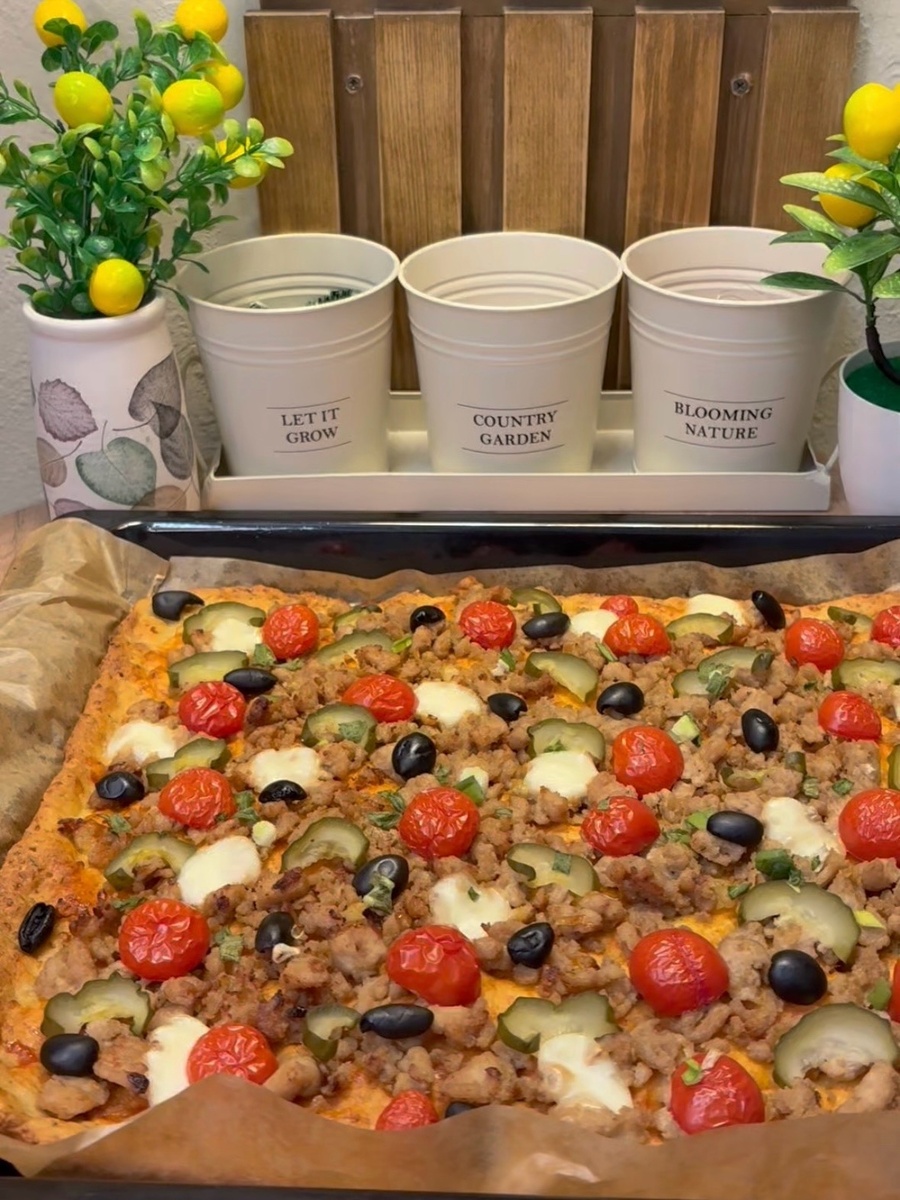 Вся даже не поместилась в кадр, поэтому смотрите реальный размер на видео с рецептом)))