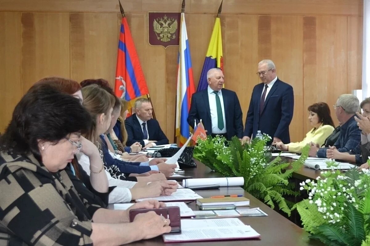    Глава Быковского района Александр Рычагов прекратил свои полномочия