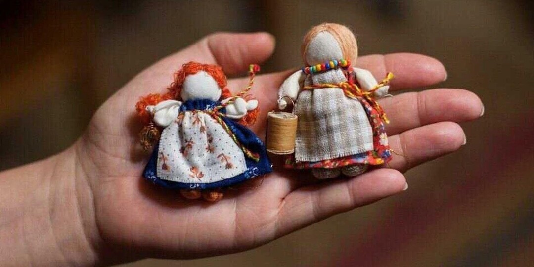 Россияне стали массово покупать талисманы от сглаза. Спрос вырос на 120%