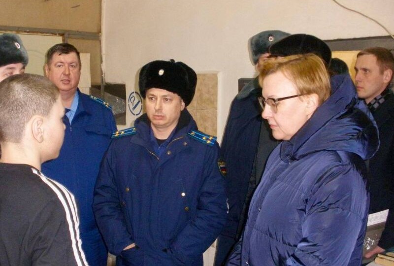 Зампрокурора и омбудсмен Самарской области посетили изолятор в Сызрани