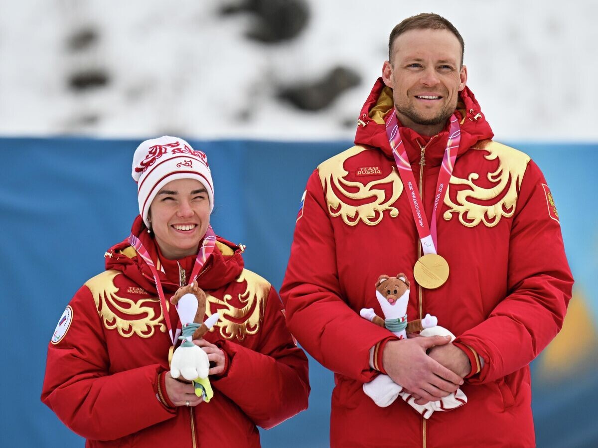    Анастасия Багиян (Россия), завоевавшая золотую медаль в спринте в классе В 1-3 (нарушение зрения) среди женщин на соревнованиях по лыжным гонкам XIV зимних Паралимпийских игр в Валь-ди-Фьемме | © РИА Новости / Юрий Кочетков