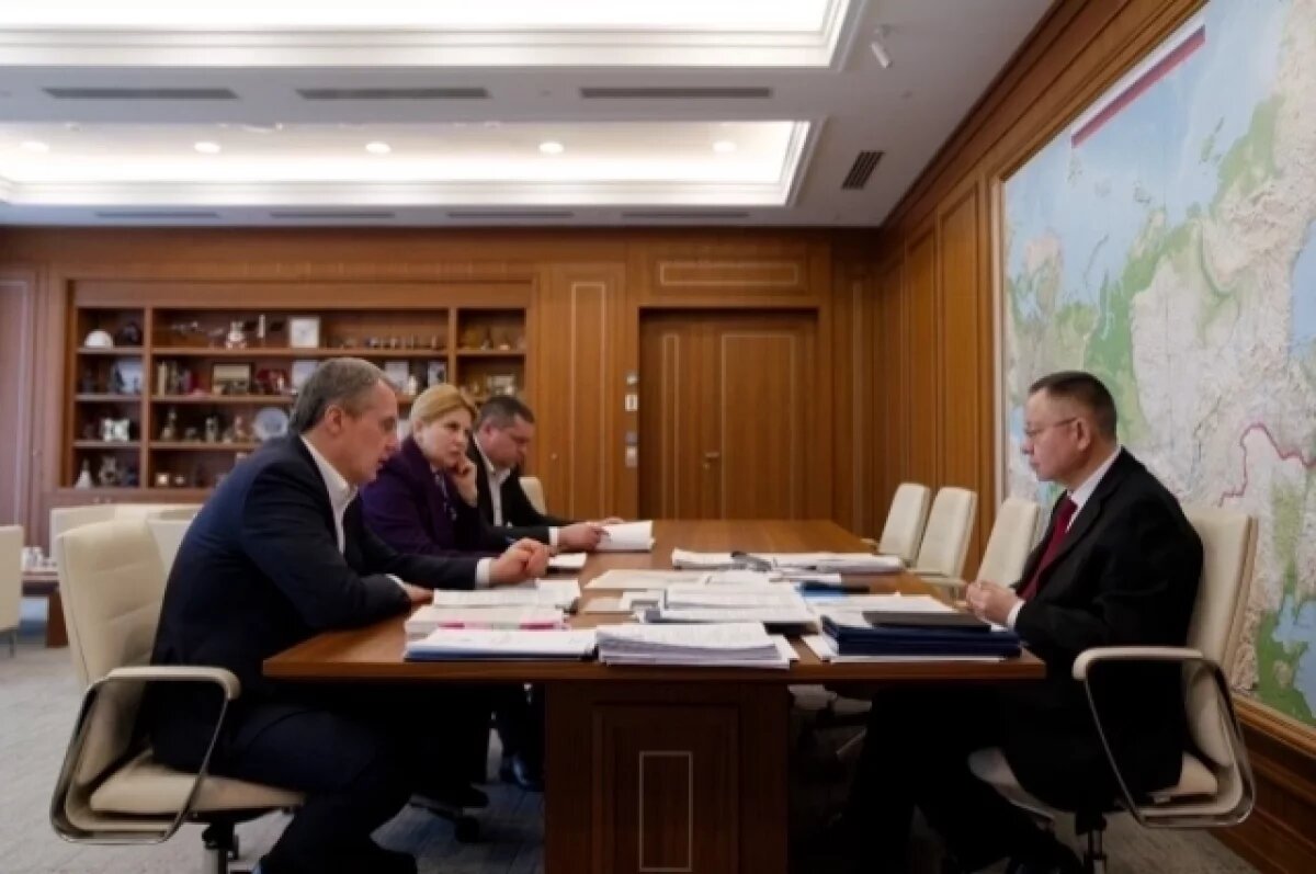    Вячеслав Гладков встретился с главой Минстроя РФ Иреком Файзуллиным