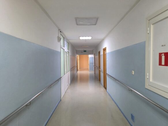    Элина Болдырева