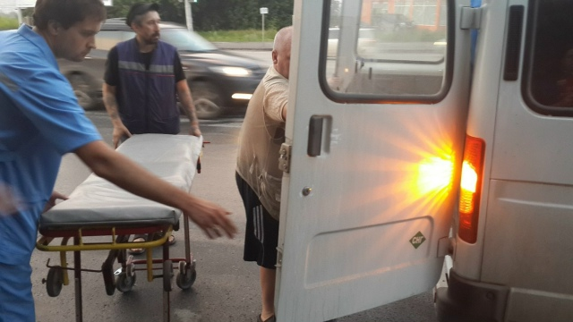 Четверо смотрели — один действовал