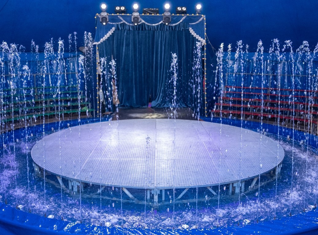 Стальной оцинкованный подиум для нужд цирка 