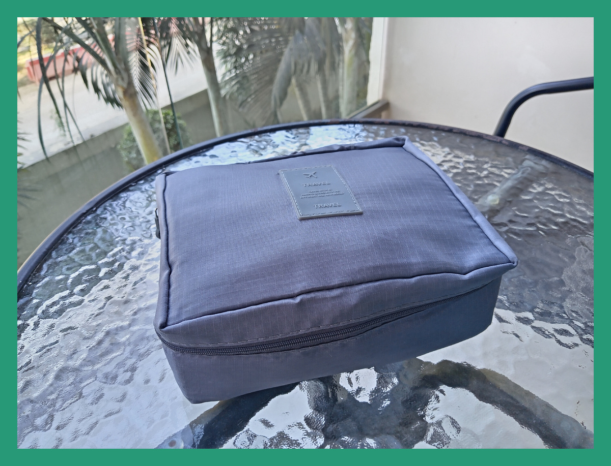 Моя косметичка превратилась в аптечку.