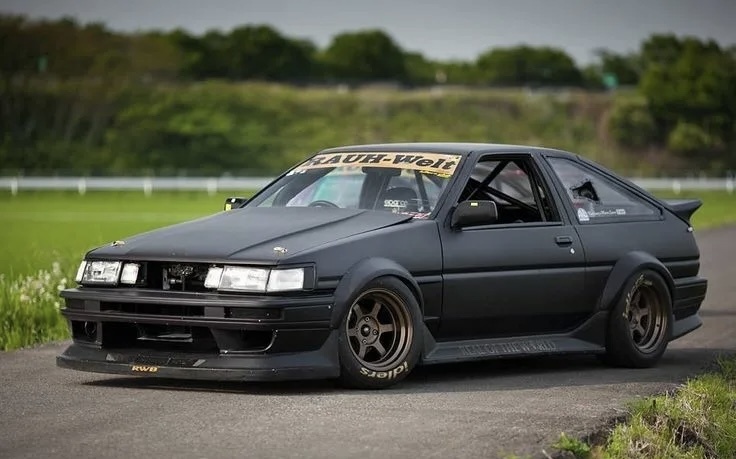 Toyota Corolla Акиры Накаи.