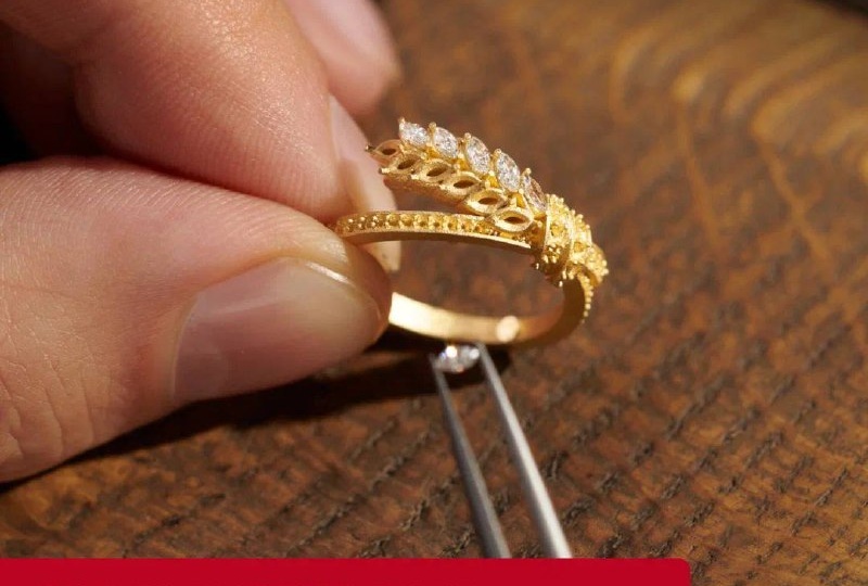 Весна – самое долгожданное время года и повод обновить гардероб, домашнее пространство, стрижку или … коллекцию украшений! У брендов