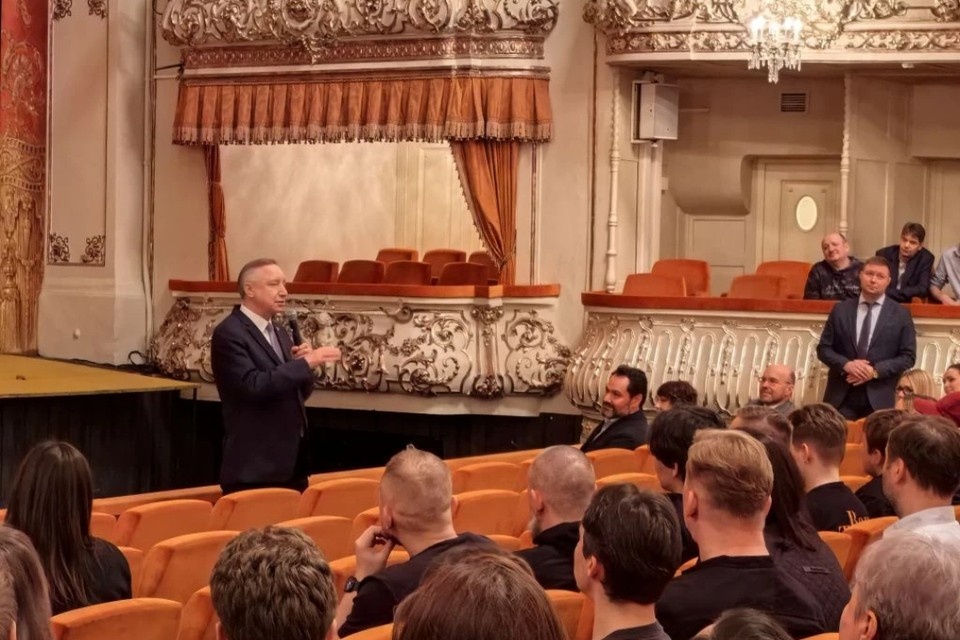   По словам Беглова, закрытие театра - неизбежно. Александр ДЫБИН