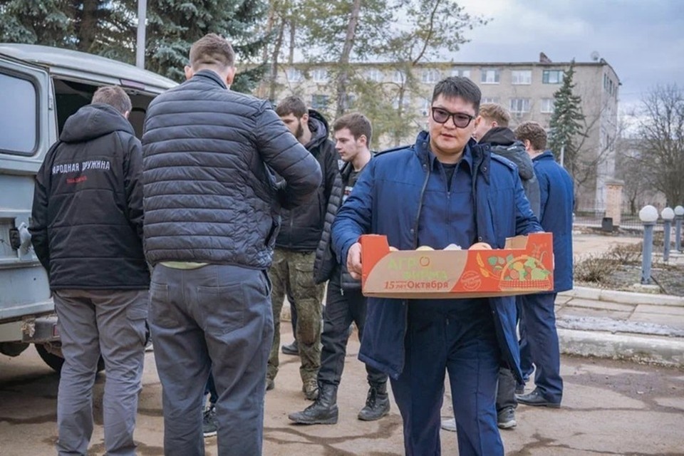    Сотрудники СК России по ДНР доставили гумпомощь в два ПВР Харцызска. Фото: Следком ДНР