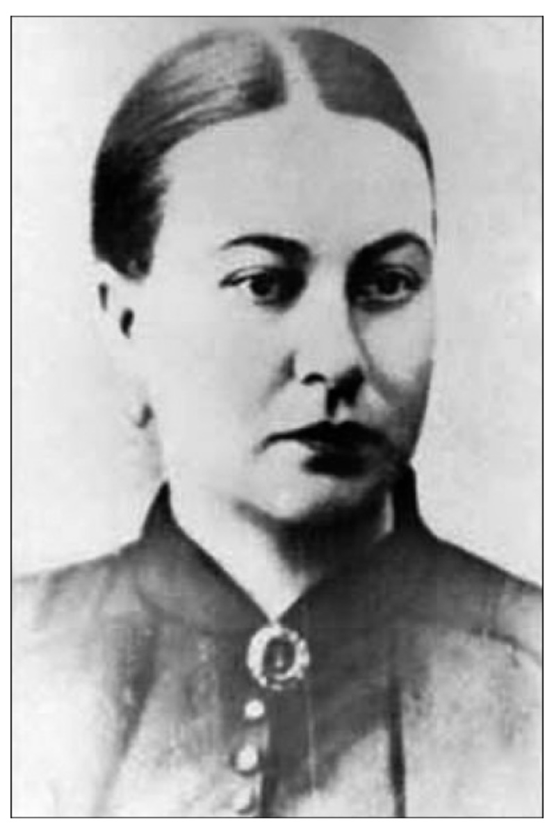 Моя двоюродная прабабушка Софья Александровна Кочурова (фото из семейного архива). За большие заслуги в области здравоохранения в 1932 году одной из первых в Тверской области она была удостоена звания Герой Труда.