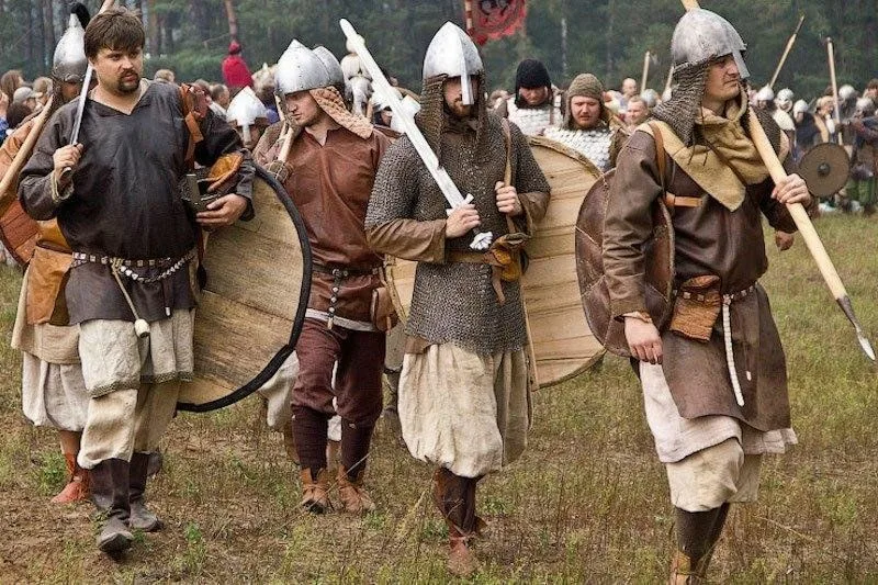 Современные реконструкторы по Древней Руси
