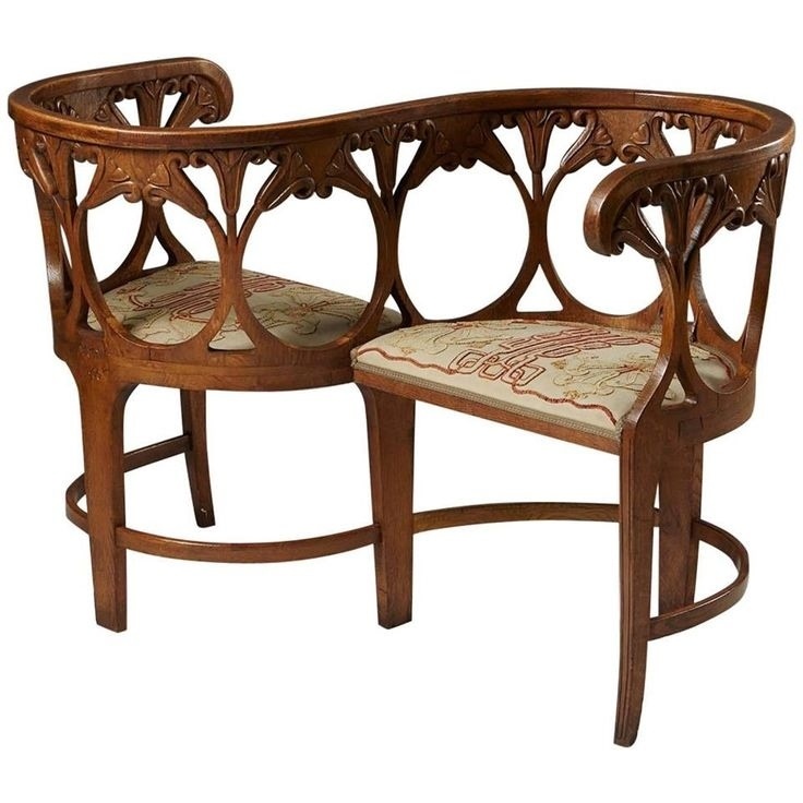 Скамейка для ухаживаний, она же - кресло для бесед или стул для сплетен