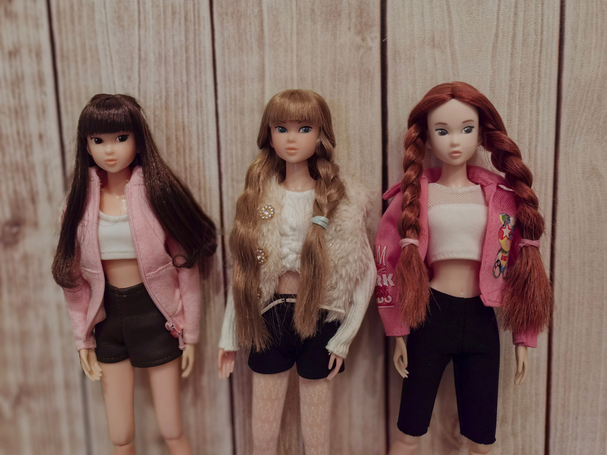 Момоко, Кин и Сакура