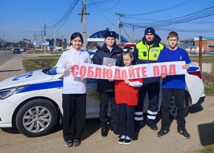 В Адыгее сотрудники ГИБДД провели мероприятие «Безопасное вождение»