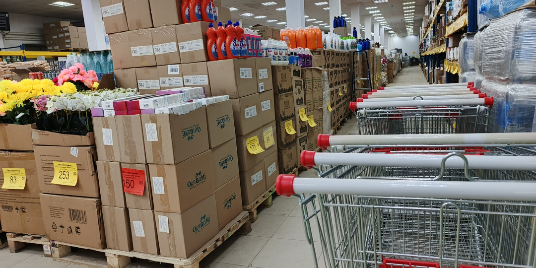 Зашли с подругой в «Светофор», где каждый покупал по своим потребностям.