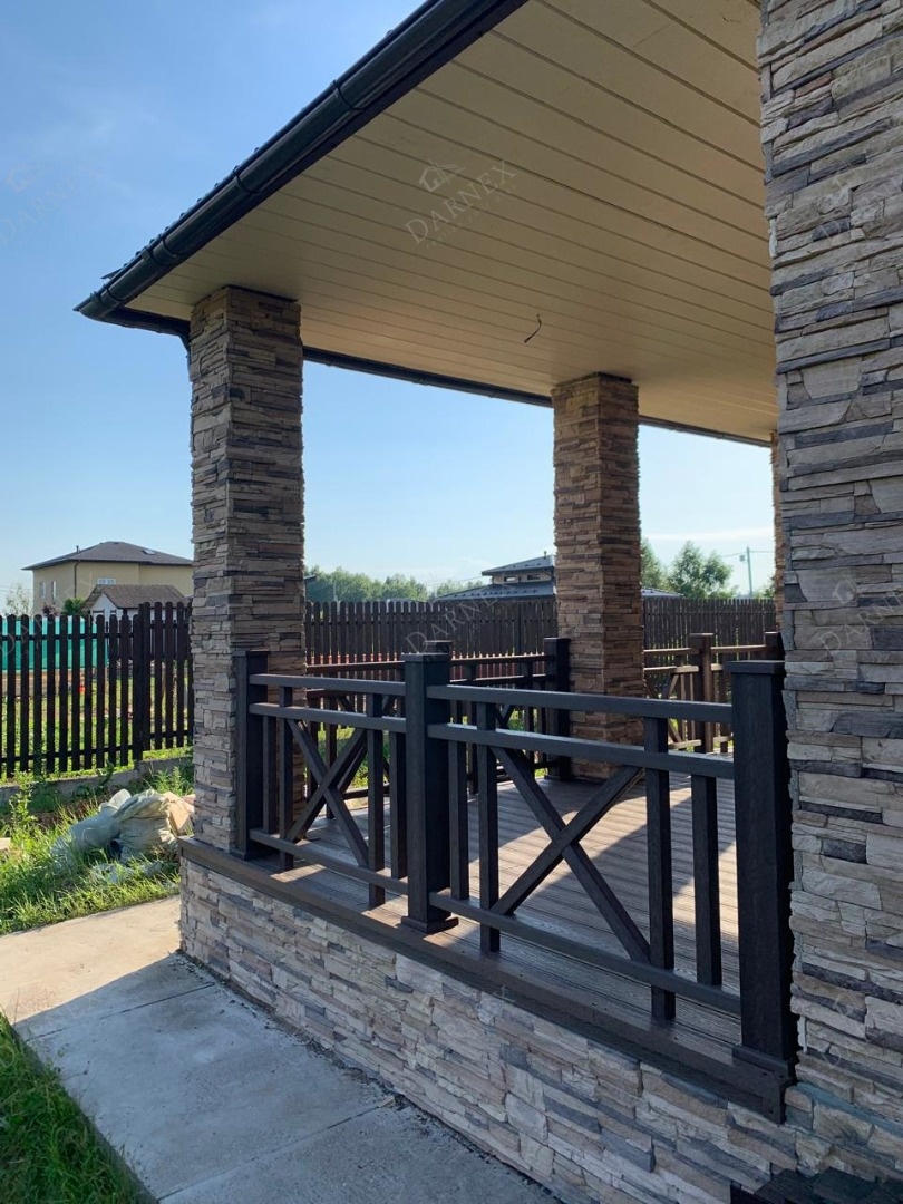 Вид террасы сбоку