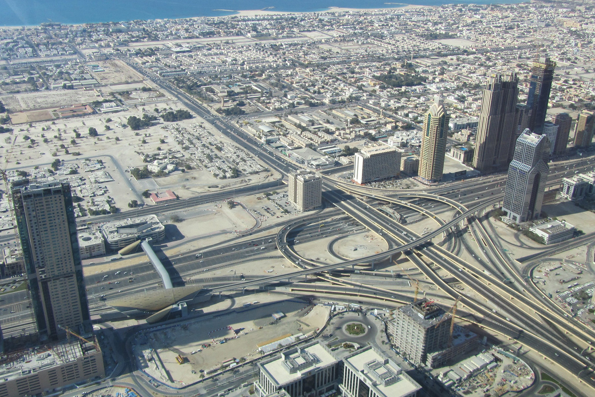 Виды с башни тоже нельзя однозначно назвать впечатляющими. С такой высоты хорошо различимы только окружающие небоскрёбы, а вся остальная застройка сливается в единое пятно. Фото: David Jones/ Wikimedia