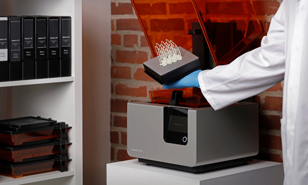 Недостающие стеклянные элементы были напечатаны на 3D-принтере