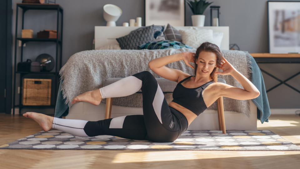 10 лучших упражнений для утренней зарядки. Фото: Undrey / Shutterstock / FotodomРеклама