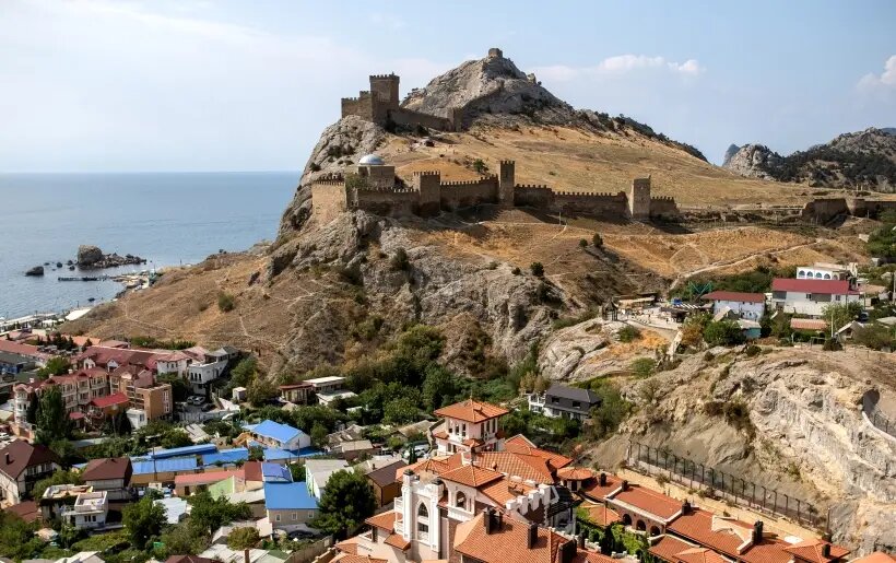     Генуэзская крепость в Судаке. © РИА Новости. Константин Михальчевский