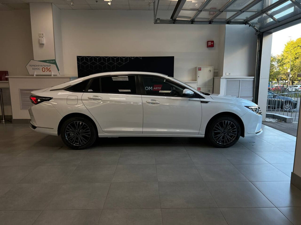 Dongfeng Shine Max. Источник иллюстрации - auto.ru