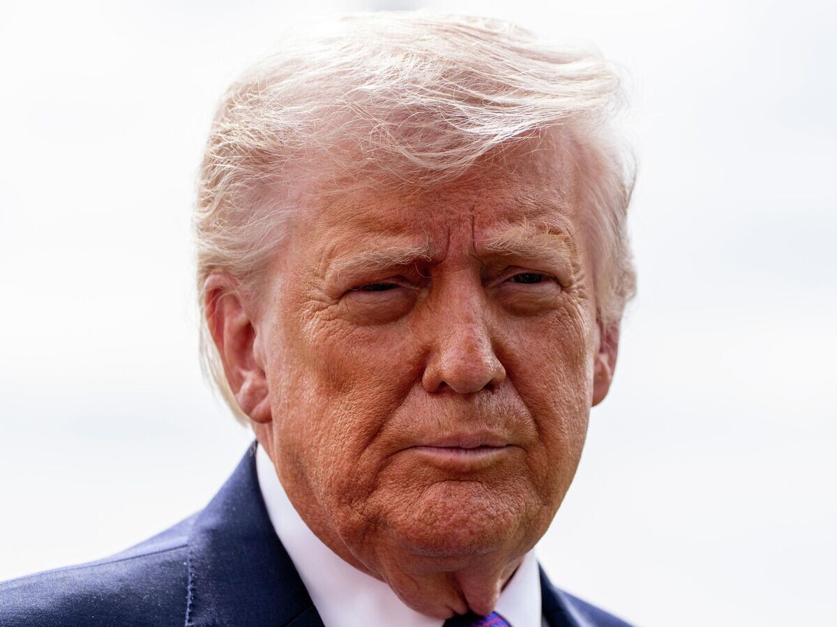    Президент США Дональд Трамп беседует с журналистами | © AP Photo / Alex Brandon