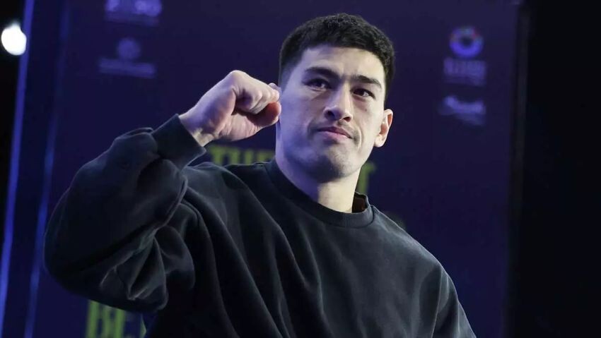 Чемпион мира по версиям WBA, WBO и IBF в полутяжелом весе Дмитрий Бивол