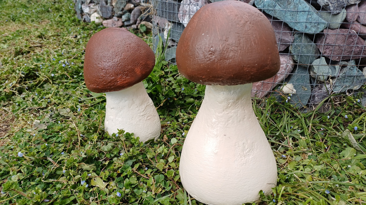 Использовала акриловые краски.