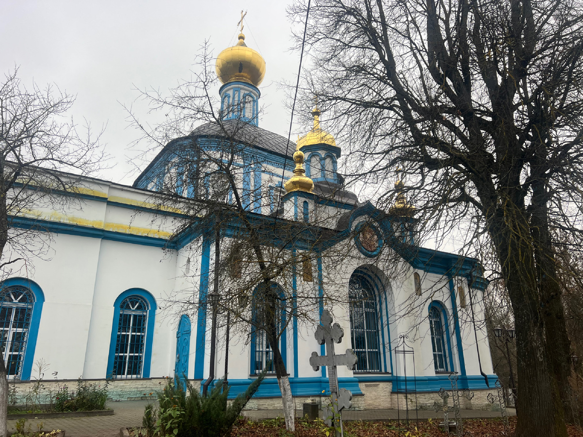 Обуховская церковь, вид со двора