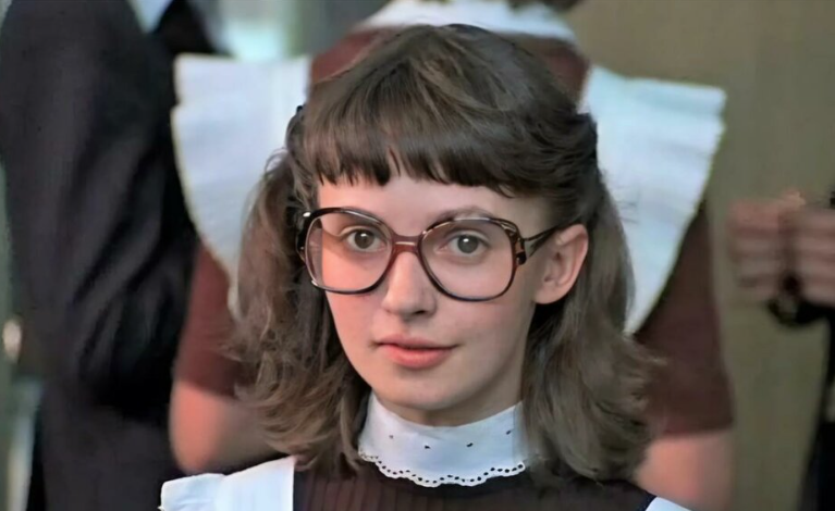 Ей под 70, а она всё та же: как сегодня живет и почему до сих пор выглядит как школьница звезда «Вам и не снилось»