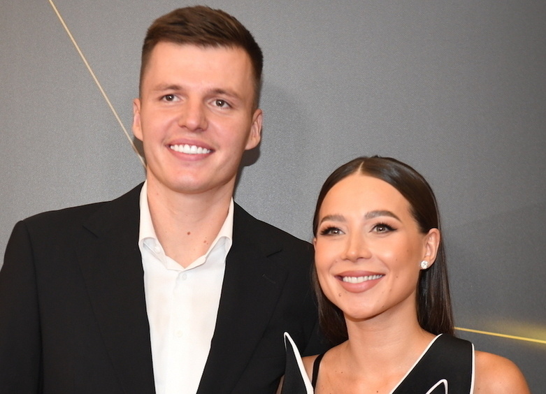     Артем и Валерия Чекалины