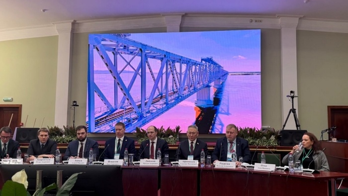     В числе спикеров и участников пленарной сессии – сенаторы, губернаторы и вице-губернаторы Северных и Дальневосточных территорий, представители профильных министерств, госкорпораций, эксперты. Источник фото: Союз журналистов СНГ.