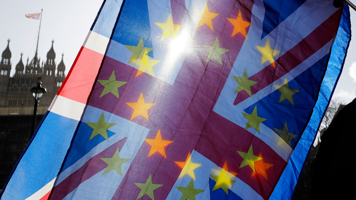    ЕС Британия Великобритания Евросоюз флаги санкции AP