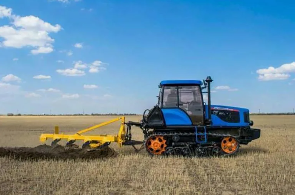 Фото 2: АГРОМАШ‑90ТГ на поле.